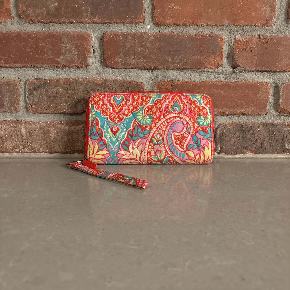 Vera Bradley Quilted Wallet Turn Lock and Zip Close Paisley in Paradise Pink